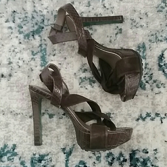 Donald J. Pliner Shoes - Lisa for Donald J. Pliner Snakeskin Platform Heels Donald J. Pliner Shoes - Lisa for Donald J. Pliner Snakeskin Platform Heels